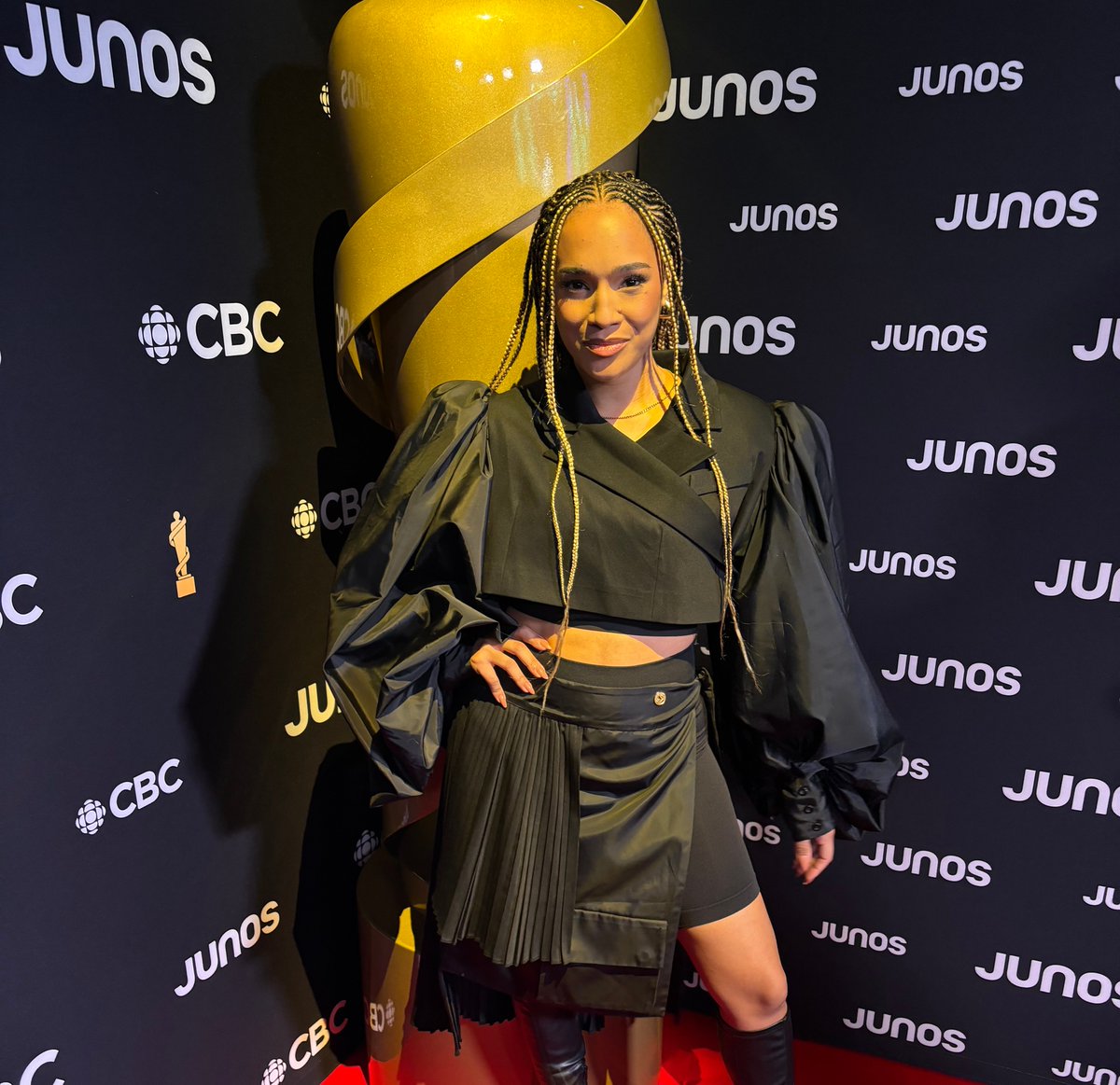 strutent's tweet image. We had an amazing time at the 2024 @TheJUNOAwards Nominee press conference today! Congratulations to all the talented artists that were nominated 🎉🔥 @DenBassels @walkofftheearth @djkaraba @ammoyesmusic @splashnboots @TheMarshallMix @MusiCounts #TuzeeMusic