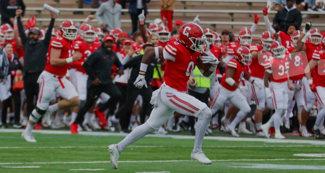 Cartervaughn09's tweet image. After a great call with @DanSwanstrom I am extremely grateful to receive an offer from Cornell! @BigRed_Football 
 @coach_spinnato @CRHFootball