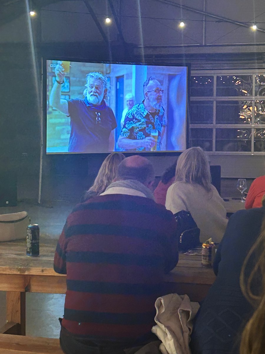 Great community hang out a Bute Yard tonight watching new <a href="/HairyBikers/">Hairy Bikers</a> series, all filmed right here. So many great producers here. #isleofbute #butekitchen #scotlandfoodanddrink