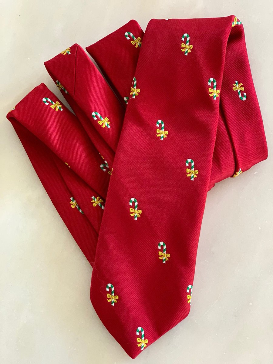 VSeagrape's tweet photo. Vintage Tie with Candy Canes, Vintage Cape Cod Sport Tie, Vintage Necktie, Red with Green and White Striped Candy Canes with Yellow Ribbons #NeckTie #necktie https://t.co/ix3zuS5t3D