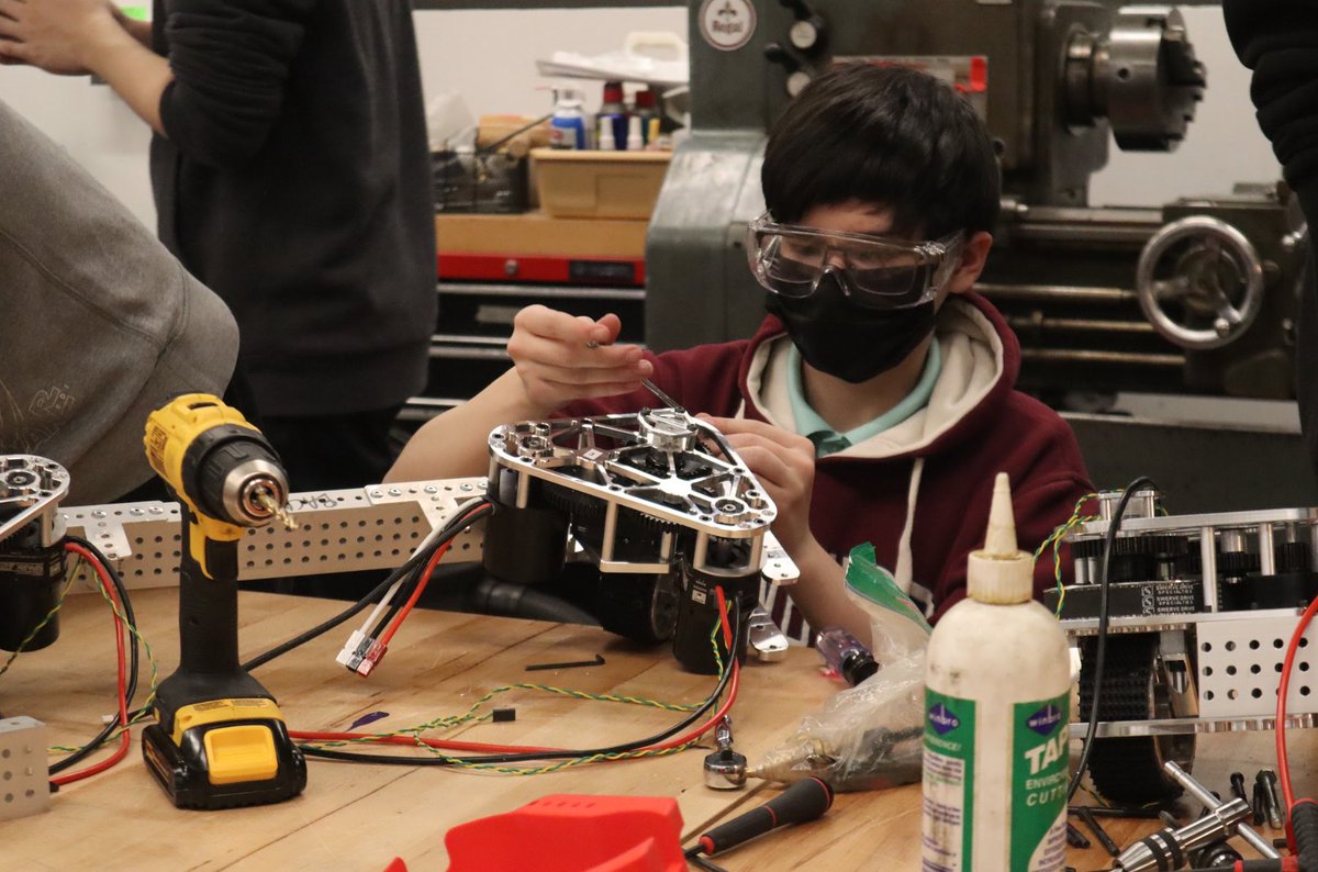 StuyPulse's tweet photo. Week 4✅Building is in progress! We plan to start testing the robot soon. https://t.co/vNPbM2yExU