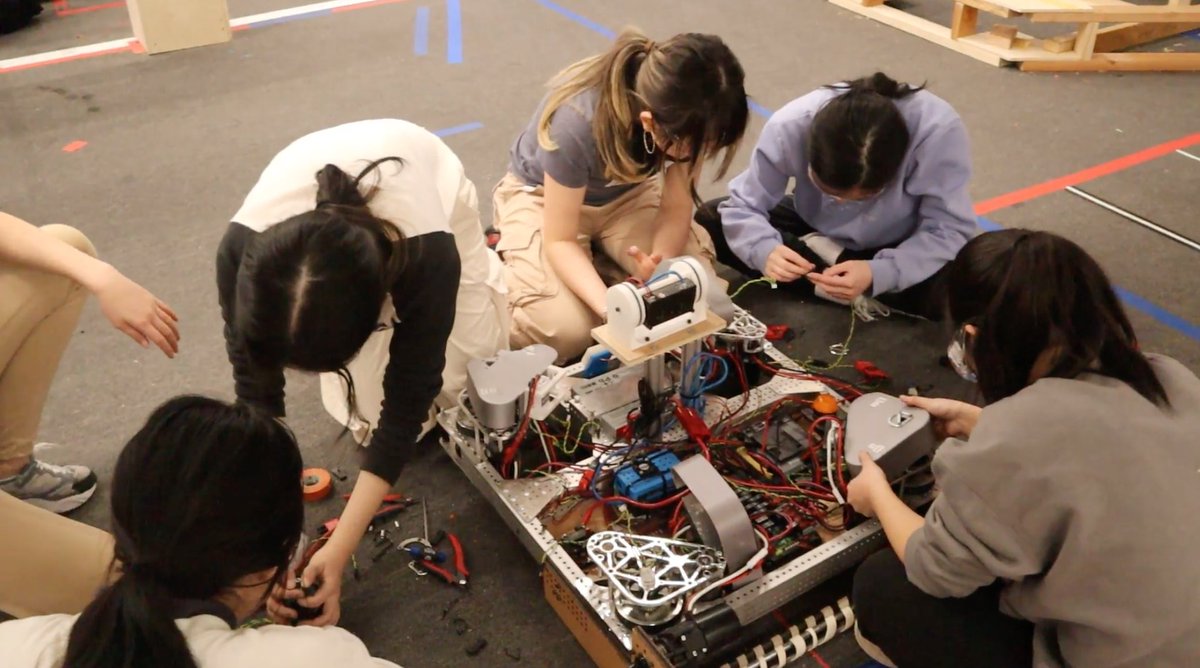StuyPulse's tweet photo. Week 4✅Building is in progress! We plan to start testing the robot soon. https://t.co/vNPbM2yExU