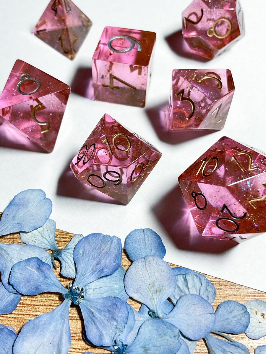Wilga's tweet photo. Already sold :)
#customdice #dicemaking #dicecrafting #resindice #resinart #diceset #ttrpg #tabletoprpg #diceset #rpgdice #roleplayinggame #dnd #dnddice #dungeonsanddragons #handmadedice #handmadediceset #boardgames #tabletopgames #polyhedraldice #gamedice #dnd5e #dicecollection https://t.co/3qswrmxDai