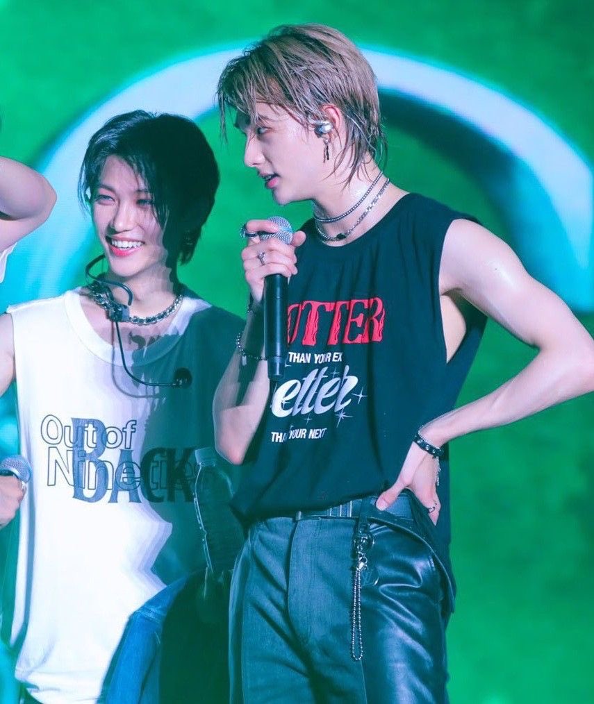 “that one hyvnlix height different pic.”
“which one?”

༯ a thread of the craziest hf height difference photos