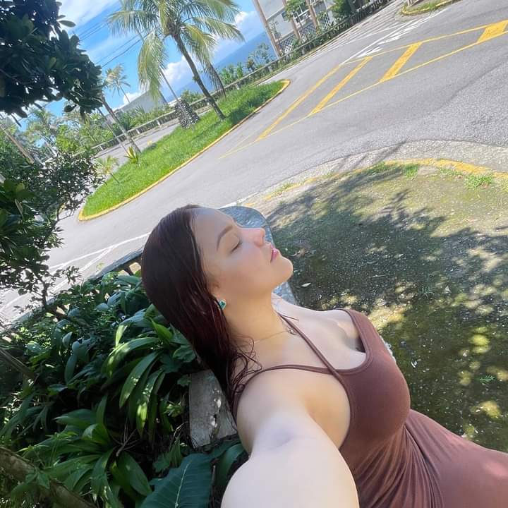 bellasantos95's tweet photo. Basking in the golden glow under Miami's sunset, turning moments into mesmerizing memories. 

☀️🌴 #LifeInMiami #InfluencerGoals https://t.co/PS2CeH8k3V