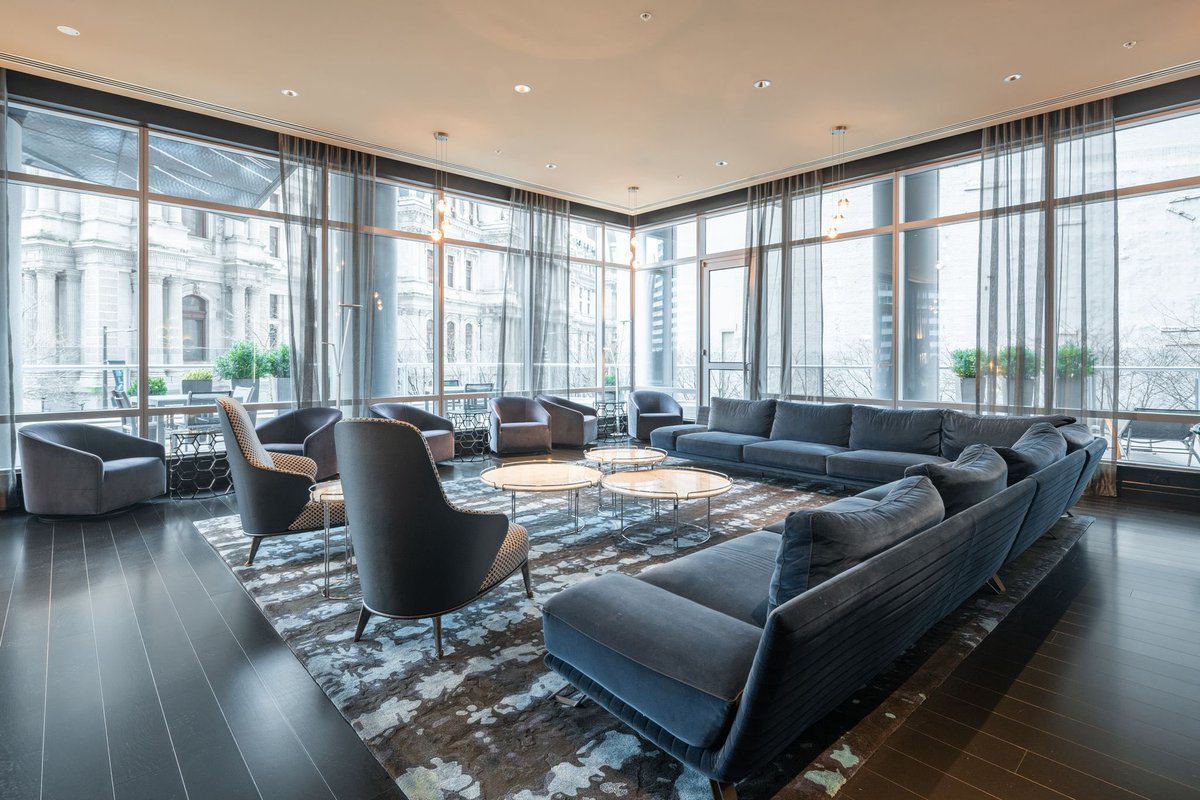 Just listed: 📍1414 S Penn Sq #26H, Philadelphia pa Indulge in luxury living at The Residences at The Ritz-Carlton, where this 2-bed, 2.5-bath unit showcases spacious bedrooms and ample closet space. Revel in stunning city views and captivating architecture.