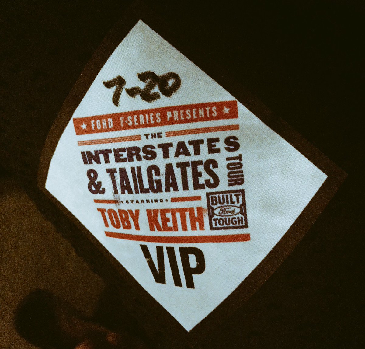 cherishlombard's tweet image. The world of country music lost a legend when Toby Keith passed away.

Thankful to have been able to meet him and listen to him share a few stories backstage in Nashville before watching him give an incredible performance in 2017.

“So play it sweet in heaven” 🎶 

#TobyKeith