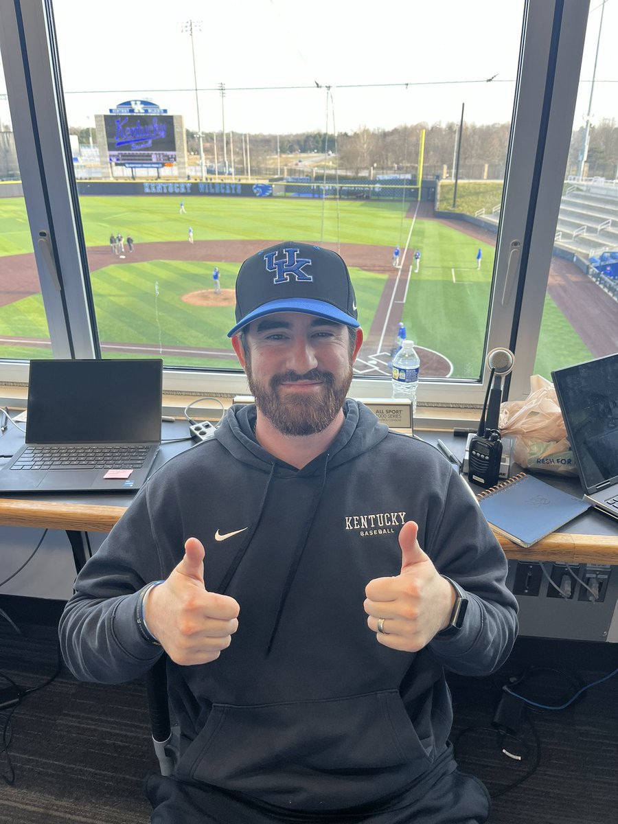 UKbaseball_MGRs's tweet photo. This week we are doing crew introductions, first up…

Jeff Poole (El Jefe)
Hometown: Louisville, KY
Age: 30
Major: SWAG Minor: Drip
Contract Status: Full-Time/Tenured
Rank: Admiral/BOSS MAN https://t.co/oqeqQrR8PH