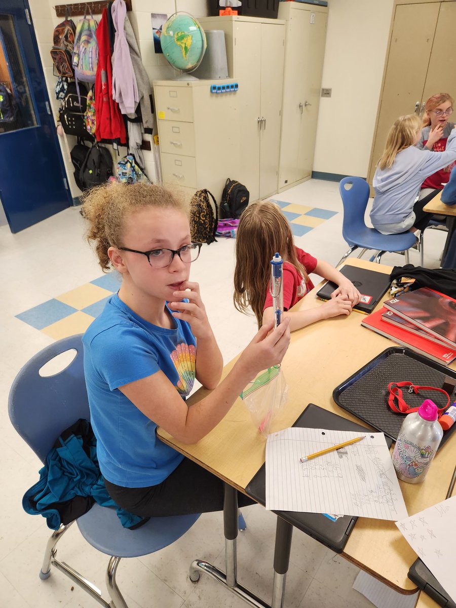 South Daytona Elementary's 5th grade students learned what a Newton is, and how to measure them. #SDE #vcsscientist