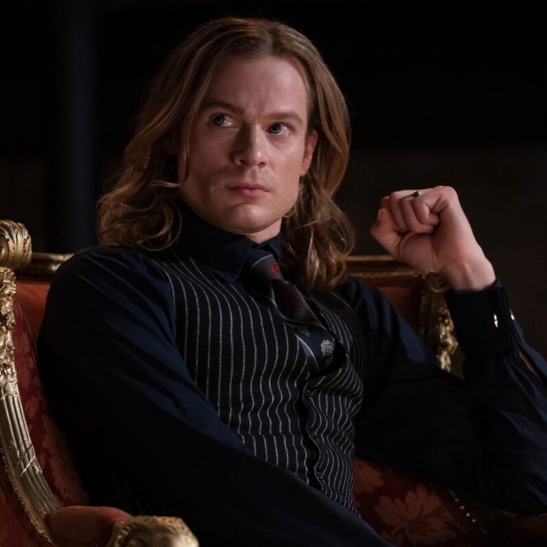 FilmUpdates's tweet photo. βINTERVIEW WITH THE VAMPIREβ season 2 premieres on Sunday, May 12 on AMC and AMC+. https://t.co/ZiWfSv65rS