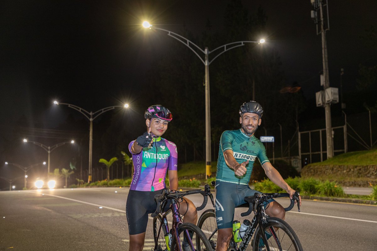 IDEA_Antioquia's tweet photo. Amamos transformar lugares para el disfrute y el sano esparcimiento de la comunidad; con #AntioquiaLED ✨ hemos logrado impactar a miles de personas que se han apropiado del espacio público para su mayor beneficio.

El IDEA #TurbinaDelDesarrollo 💫
@catagomeztoro https://t.co/cmUDjWYXrP
