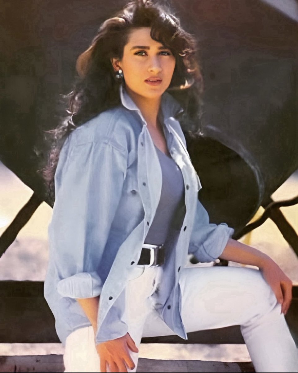 filmfare's tweet photo. #KarismaKapoor joins the #MeAt21 trend with the most stunning shot ever. 💙 https://t.co/27R5M9joGl
