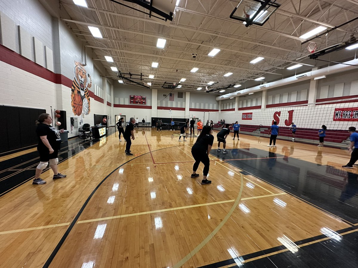 #FisherTigers started off the volleyball season undefeated! 🏐 🐯 Way to go team! <a href="/KFerg4987/">Kirby Ferguson-Toth</a> <a href="/BlancaRoman07/">Zero</a> <a href="/TishGarcia2ndDL/">Tisha Garcia</a>