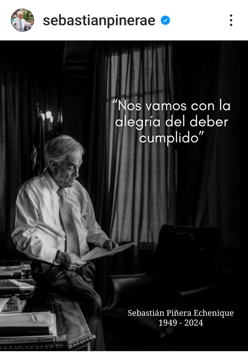 X_javierdiaz's tweet photo. ➖️➖️➖️➖️➖️➖️➖️➖️
EL SACRIFICIO DEL EX PRESIDENTE PIÑERA.
Misión Sin Retorno
➖️➖️➖️➖️➖️➖️➖️➖️
El helicóptero, un insecto diminuto, llevaba CUATRO PASAJEROS. Dos adelante, dos atrás.
⭕️ Cuando el helicóptero sufrió una falla irreversible, es seguro que el Presidente descendió a una altura segura y le ordenó a los otros TRES pasajeros que saltaran.
⭕️  A quien iba a su lado y a los dos de atrás, que obedecieron.
⭕️ Así las cosas, el helicóptero quedo DESESTIBADO, con toda la carga del lado del piloto y nada al otro lado que le permitiese recuperar el equilibrio.
⭕️ Por tal motivo debe haber empezado a caer dando giros hasta estrellarse contra el agua. DEL COSTADO del piloto.
⭕️ Dicen que hay un vidrio quebrado. Debe ser seguramente el del costado del piloto al pegar con el agua.
⭕️ En la práctica, el Presidente lamentablemente sabía, seguramente, que la maniobra para salvar a su familia le costaría la vida.
⭕️ Pienso que el Presidente, por desgracia, ni tuvo chance de soltar su cinturón. Probablemente perdió el conocimiento cuando el helicóptero cayó al Lago, y murió por inmersión.
⭕️ No tengo NINGÚN DATO para formular esta hipótesis. Pero basta recordar las clases de Física para entender lo que pasó.
⭕️ Acá NO HUBO infarto, ACV ni "malestar"
⭕️ Ojalá el peritaje revele porqué falló la máquina; y que no lo oculten, si fue sabotaje.
⭕️ MIS RESPETOS, PRESIDENTE PIÑERA.
#helicoptero
VILLARRICA
Infeliz
[RT y SIGA esta CUENTA]