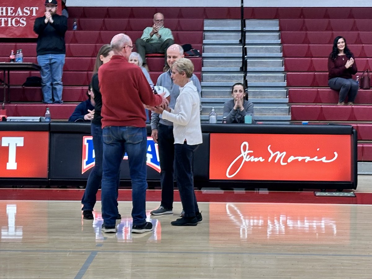 Before tonight's MBB game, IU Southeast honored the late Coach Jim Morris for his upcoming induction into the Indiana Basketball Hall of Fame. Mrs. Joann Morris and sons Steve and Dan joined Interim AD Amanda Dailey Weaver for a special presentation!