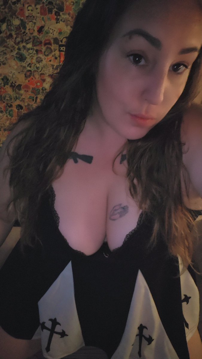 ItsThiccChick's tweet image. New post on my #OnlyFans linktr.ee/itsthiccchick #egirl #naughty 🌹🐱🍑