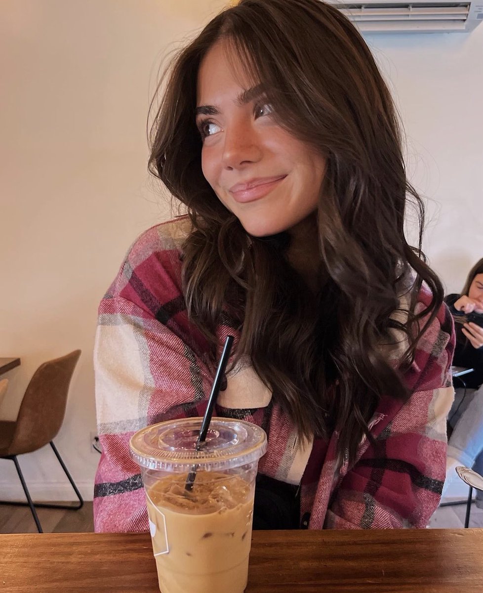 … adaline m. beauregard …
      ! adaaliinee.carrd.co !