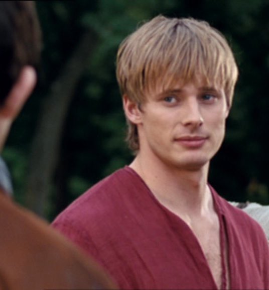 merlin and arthur 🌸 (@merthurlovebot) on Twitter photo 