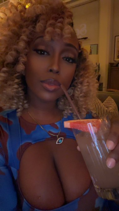 My Last night in Los Angeles 🥹Shouts out to @fusetv for having me at the Sex Sells Season 3 premiere<a class="tags" target="_blank" title="On Twitter" href="/?out=eyJ0eXAiOiJKV1QiLCJhbGciOiJIUzUxMiJ9.eyJpYXQiOjE3MjExOTQ0MjMsImlzcyI6InR3cG9ybnN0YXJzLmNvbSIsIm5iZiI6MTcyMTE5NDQyMywiZXhwIjoxNzUyNzMwNDIzLCJyZWRpcmVjdF91cmwiOiJodHRwczovL3R3aXR0ZXIuY29tL2Z1c2V0diJ9.PT0eD7u4SmD-wZdC0uAM_6oq6FzNI2FI6pY63859qaMUbJGo4DVws6MOHiEHUCa17VCXMj6N2dwxByANqffZqw">@fusetv</a><a href="/tag/lockedin"class="tags"><span>#lockedin</span></a>
