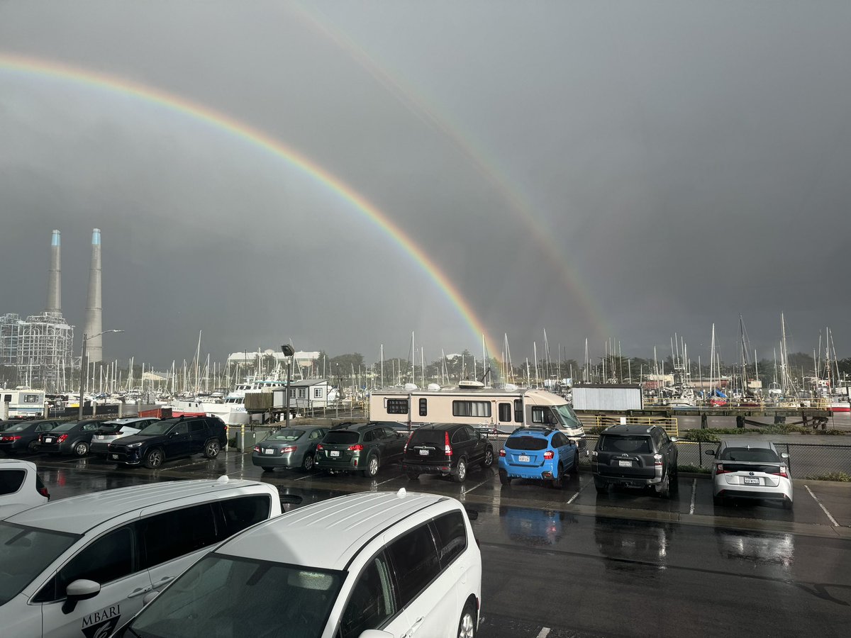 lonny's tweet photo. @jasonhoppin double rainbow in Moss Landing yesterday https://t.co/mcHGgq5dHT