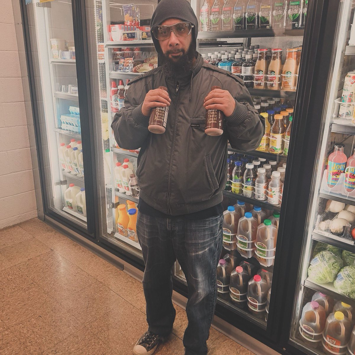 realecmg's tweet photo. Everyone keeps asking me how I’m still able to make the magic happen in the studio
I replied #cloverfarmschocolatemilk
#ECMG #BangBangBeatGang #hiphop
#beat #snippet #rap #allentown #entertainment #chaingang #chocolatemilk #morechocolatemilk https://t.co/7j2TxRhNRC