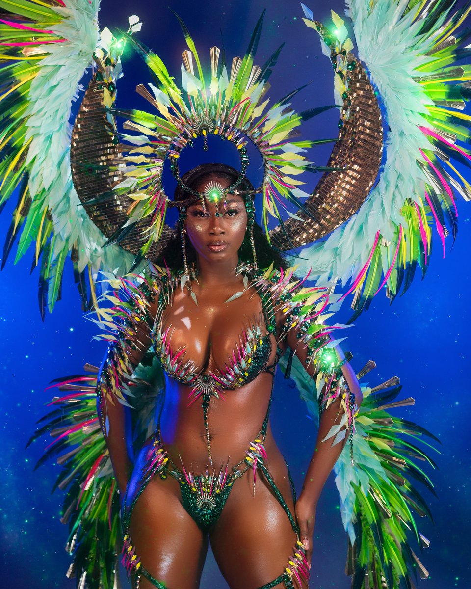XuvoCarnival's tweet photo. @kwasimcdonald @ItsMaritsa @preciouz_stylez @raulsjoseph X U V O || LIZ !! 

🐍 Sleek &amp; Slender, I’m Reptilian …remember? 🐍 Alien Manipulation 

👽 A L I E N 👽

Designed by: @kristonmilano

Models: @omiiii_xo

Makeup @makeupwithalli 
Hair Stylist @preciouz_stylez 

📸 @wavemakerproductions 

Artwork : @raulsjoseph https://t.co/JV9ejBwxVN