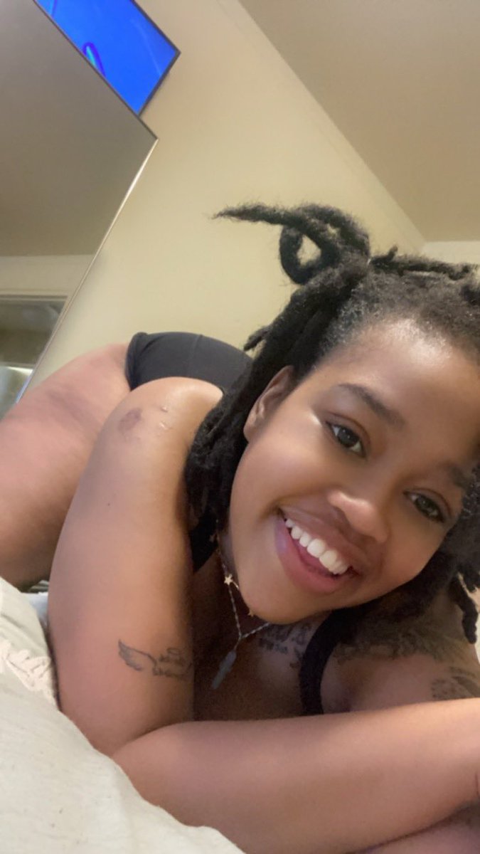 _GoddessDes's tweet photo. Goodnight for this Tatted Thick Goodess 🪬 #SelfCareSunday  #thick #selflove #workoutmotivation https://t.co/3ggMKOOPyM
