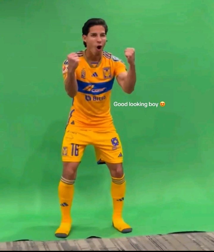 Isaa_DL's tweet image. Lainez es " My good looking boy "