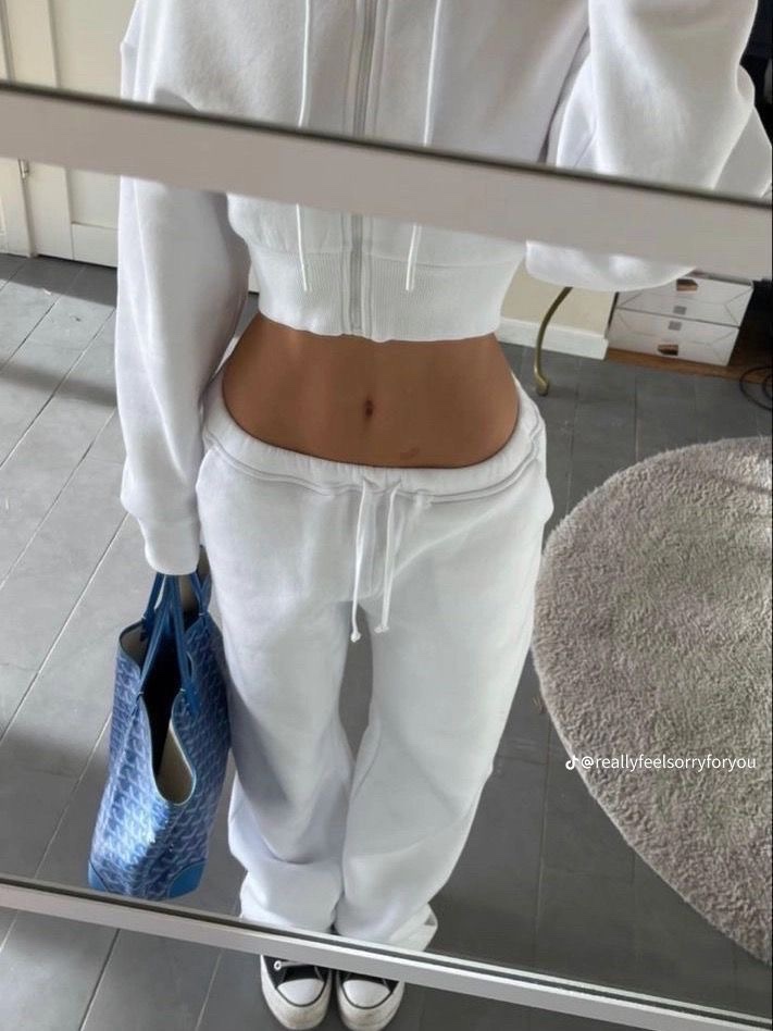 erenspader's tweet photo. Craving a fat load of sushi and spicy ramen but im also craving my dream body so i think ill pass https://t.co/jdBXbHRmZs
