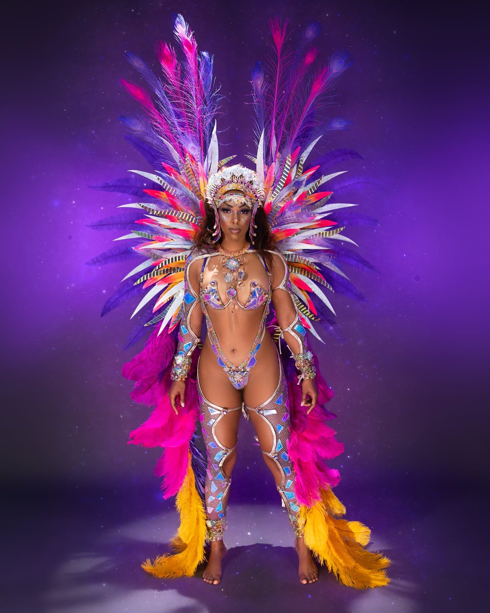 XuvoCarnival's tweet photo. @kwasimcdonald @ItsMaritsa @preciouz_stylez @raulsjoseph @Cltouch @clemence X U V O || A-Li !! 

💫  Angelic from Andromeda  💫

👽 A L I E N 👽

Designed by: @kravetheband

Model: @eneri.x 
Makeup @makeupwithalli 
Hair Stylist @preciouz_stylez 

📸 @wavemakerproductions 

Artwork : @raulsjoseph

‘ The Rumors are True’ https://t.co/6nafiaeHYL