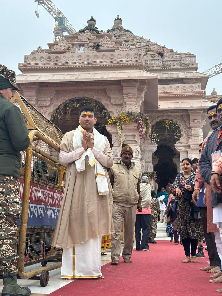 pawantripathi_'s tweet photo. मेरे प्रभु राम आए हैं ।

प्रभु श्रीरामचन्द्र जी की जन्मस्थली अयोध्या धाम में रामलला के दर्शन का सौभाग्य प्राप्त हुआ 🙏🙏 https://t.co/IabxyKd61A