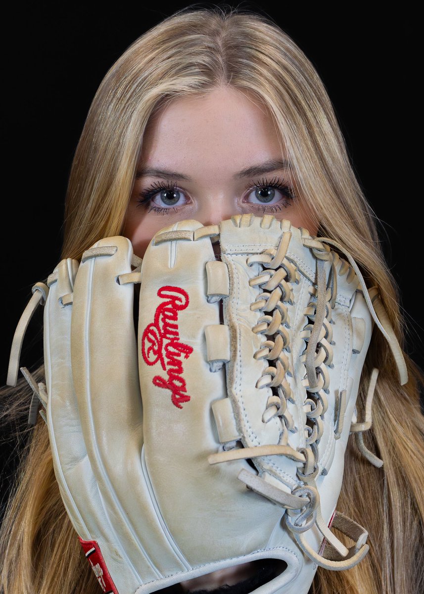 ellammoon's tweet photo. rookie season🤩🥎❤️🖤 https://t.co/f9JEiiIVpT