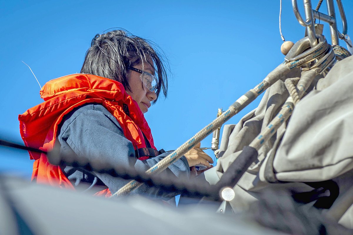 NRD_SanDiego's tweet photo. #Escondido native serves aboard #USNavy #Warship #USSGraceHopper #DDG70
ET2 Jessica Feria
solders cable wires on a rigid inflatable boat during #ANNUALEX 2023, Nov. 17, 2023.
https://t.co/RRpJ92D3nb
#ForgedBytheSea #AmericasNavy @NETC_HQ @MyNavyHR @USNavy #SeeTheWorld #Travel https://t.co/GnqcepVTWg