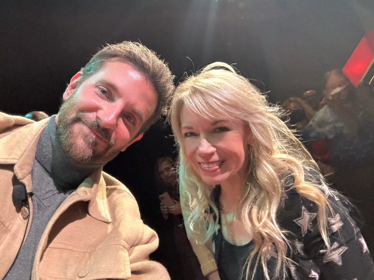RobertaRT's tweet photo. At a Bradley Cooper career retrospective #bradleycooper #maestro #actors #awards https://t.co/1xdxFjztDi