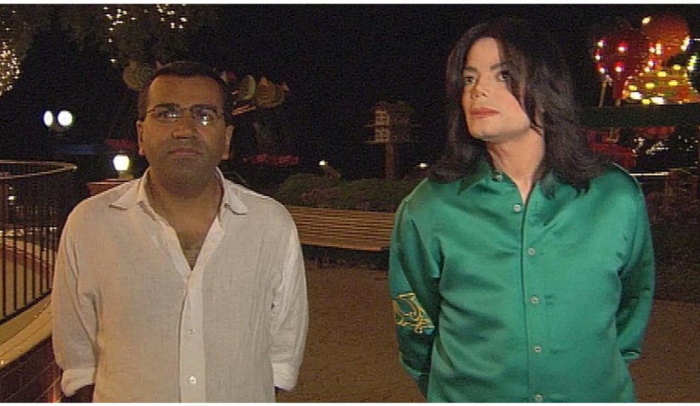 Cohiba42794785's tweet image. On this day, 2003: 

&quot; Today, i feel more betrayed than perhaps ever before. That someone, who got to know my children, my staff and me, whom i let into my heart and to trust, then sacrifice the trust and produce a terrible unfair program&quot;
- Michael Jackson 2003
#MartinBashir