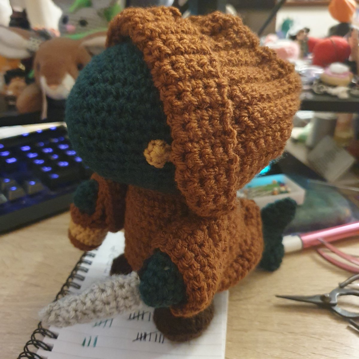 AriellaCamoaXIV's tweet photo. Look out! It's got a knife! 🔪

#crochet #finalfantasy #tonberry #doink https://t.co/oCnMuE0yg5