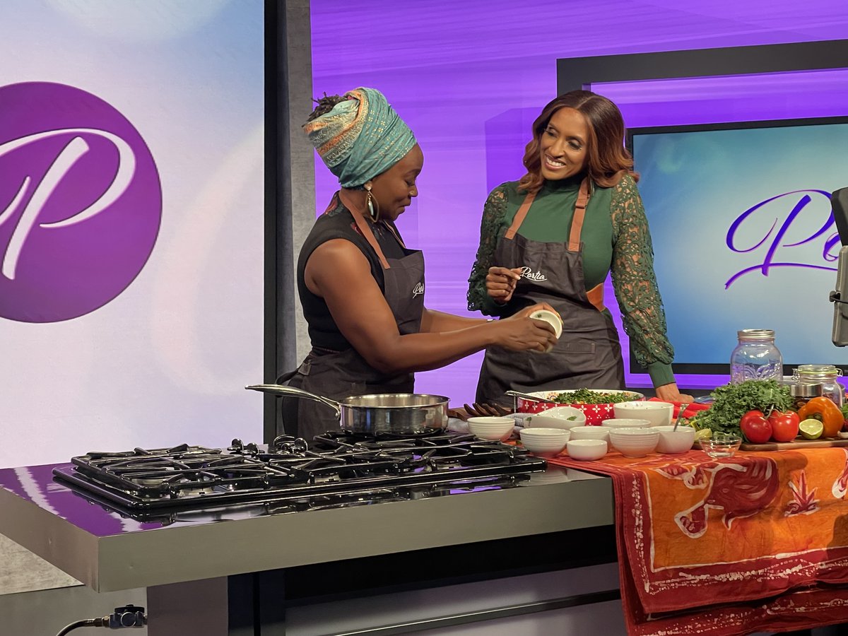 FOX5Atlanta's tweet photo. TODAY at 1 on an all-new @PortiaTVShow, nutrition health coach @AgathaAchindu created an #organic baby food line after seeing the preservatives. Now, she’s on a mission to help families eat #wholesome but tasty meals!
#BountifulCooking
#LetsEatHealthy
#PortiaTVShow https://t.co/hcQ4DFziM6