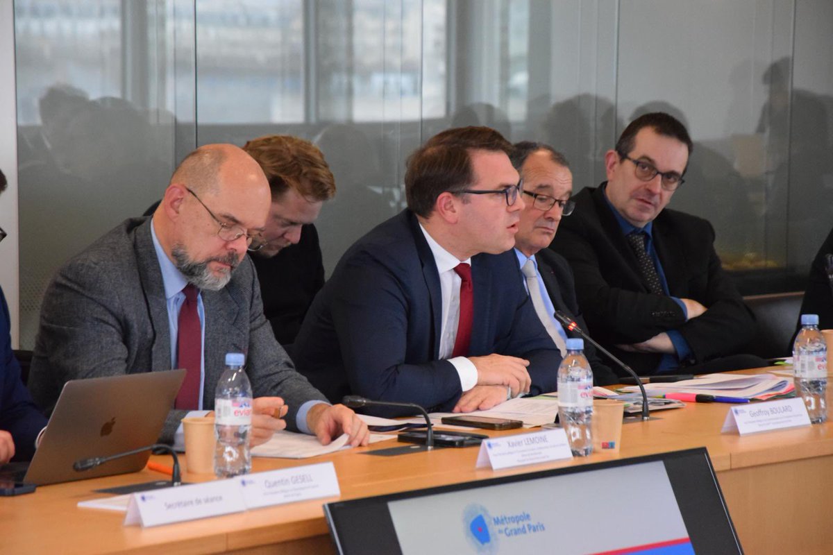 #Villededemain 🚀 Lors du Bureau <a href="/GrandParisMGP/">Métropole du Grand Paris</a> j'ai présenté les 6 nouvelles communes (10 au total) qui expérimenteront des solutions innovantes durant 18 mois #QMI2 <a href="/Paris_and_Co/">Paris&Co</a> :📍Issy-les-Moulineaux📍Sucy-en-Brie📍Fontenay-aux-Roses📍Argenteuil📍Athis-Mons📍Aubervilliers !