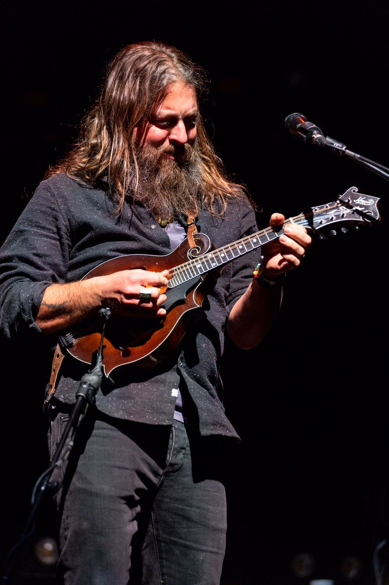fantailmedia's tweet photo. .@PalaceStPaul just posted some of my images from @campgreensky show last year (because they’re back there on 3/1/24), so I thought folks might enjoy some of the others from their set. Really a fun show, and plenty of visual cues to go with all the musical moments. #lightingmagic https://t.co/QV38ap38ke