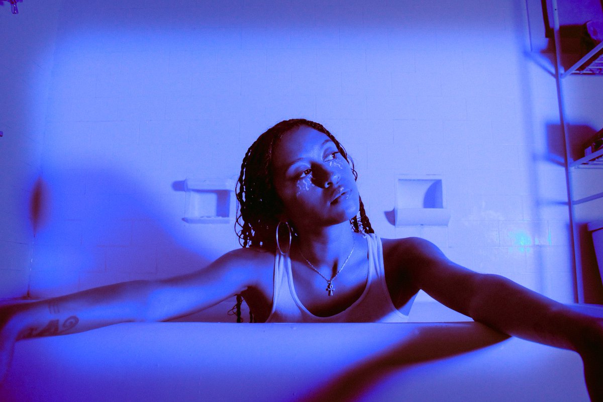 iconinprogress's tweet photo. Take Care w. Sonia 💙🤍 photographed by me https://t.co/O604LqLumO