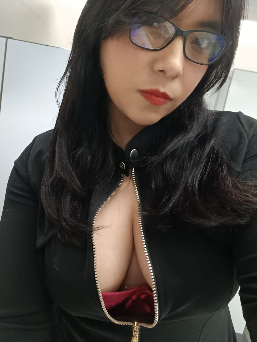 sharmingirlz's tweet photo. Se daran cuenta que me tomo fotos en la oficina? π€
#SunGirl https://t.co/UkXHhPaFa8