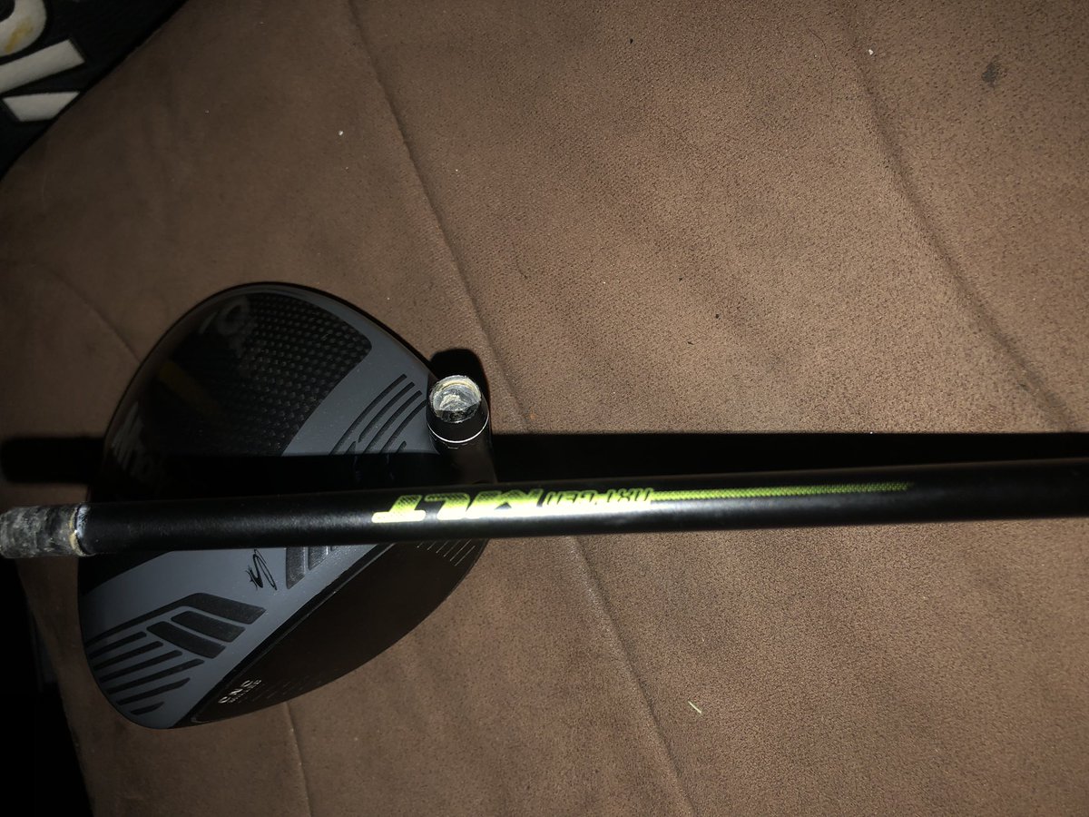 ksig9xjs's tweet photo. @cobragolf i need your Help 💔..flew off on my drive…now I’m driverless, anyway to fix this? https://t.co/2hjhfsPDdo