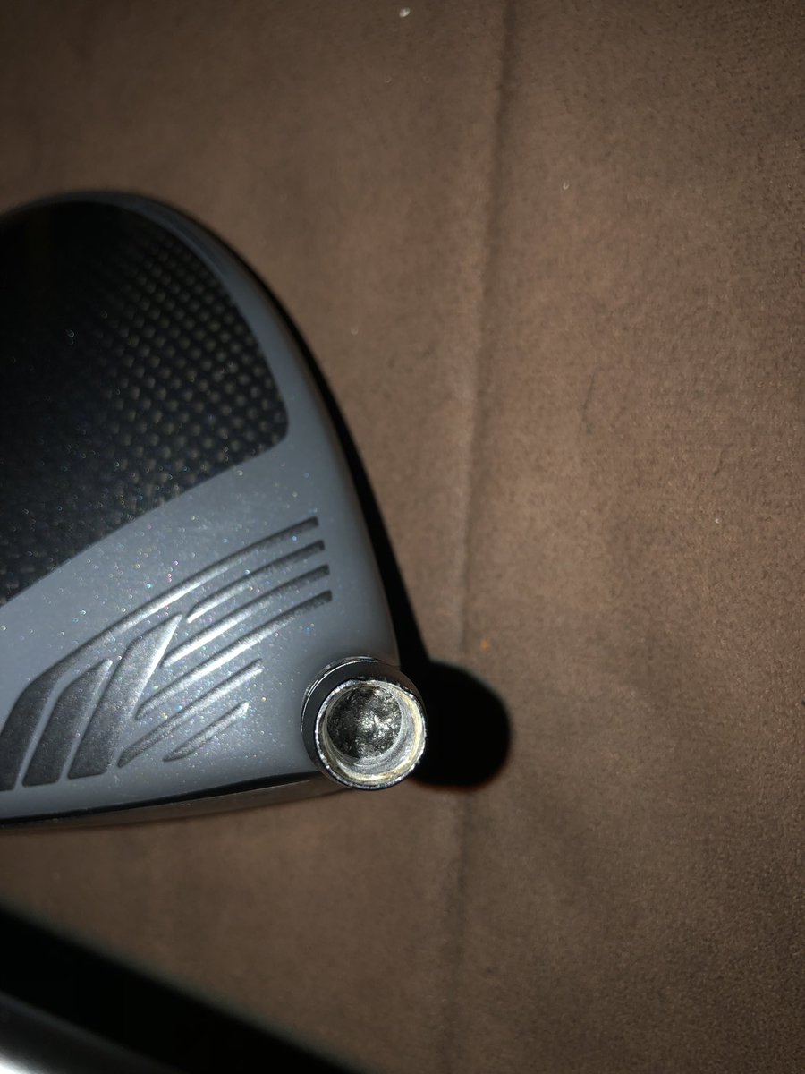 ksig9xjs's tweet photo. @cobragolf i need your Help 💔..flew off on my drive…now I’m driverless, anyway to fix this? https://t.co/2hjhfsPDdo