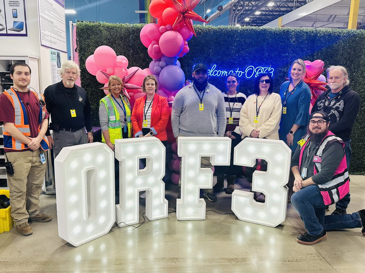 nstreet_teaches's tweet photo. Visiting the @amazon warehouses is definitely on my TOP 5️⃣ field trips of all time! This was an amazing experience 👏🏼🙌🏼 There are many pathways for our students; we look forward to the future possibilities! #isleCTE #amazonforthewin #isleLEARN  #isleGROW #isleAMAZON https://t.co/24SpMwRNxu