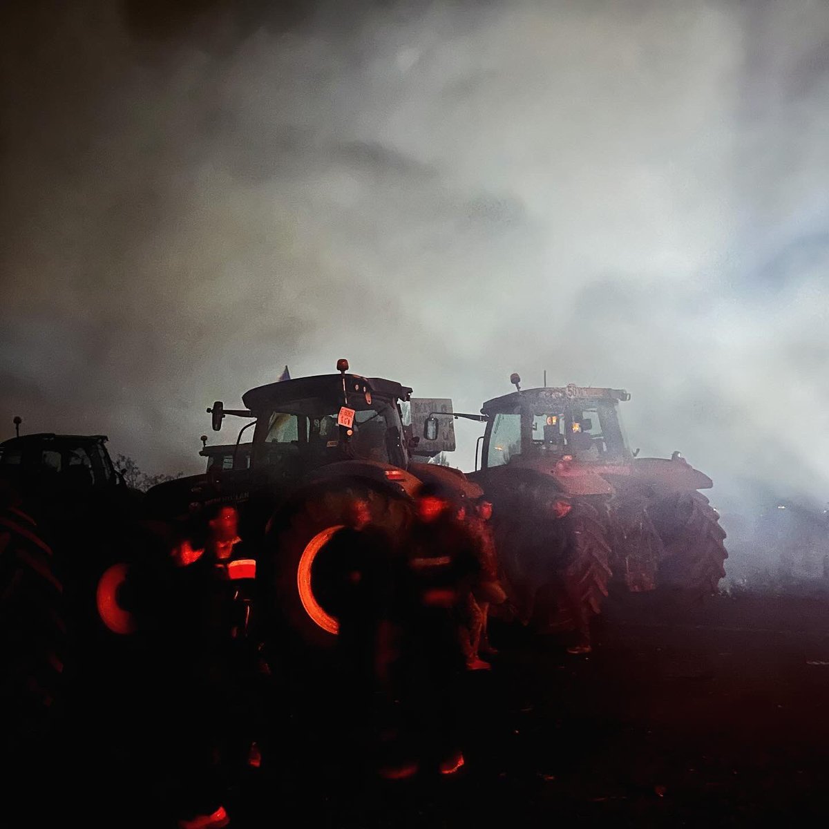 MarcPuigtio's tweet image. 🌕 Com no pot ser d’una altra manera, som al costat dels nostres #pagesos i #ramaders #Medinya #StJuliaDeRamis #revoltapagesa #PagesiaCatalana #pagesia  #pagesoscatalans #ramaderscatalans #ramaderia