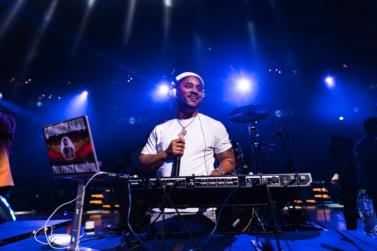 DJQUICKSILVA's tweet photo. MY HAPPY PLACE IS IN SOLD OUT ARENAS‼️ #InRealLife

For bookings email Shawn@UnrulyRecords.com 

#ThePartyKingpin #QuickSilva #QuickSilvaShow 
#IdontDJiPerform 
#InRealLife
#WhoIsQuickSilva https://t.co/QxhLOMeZUb