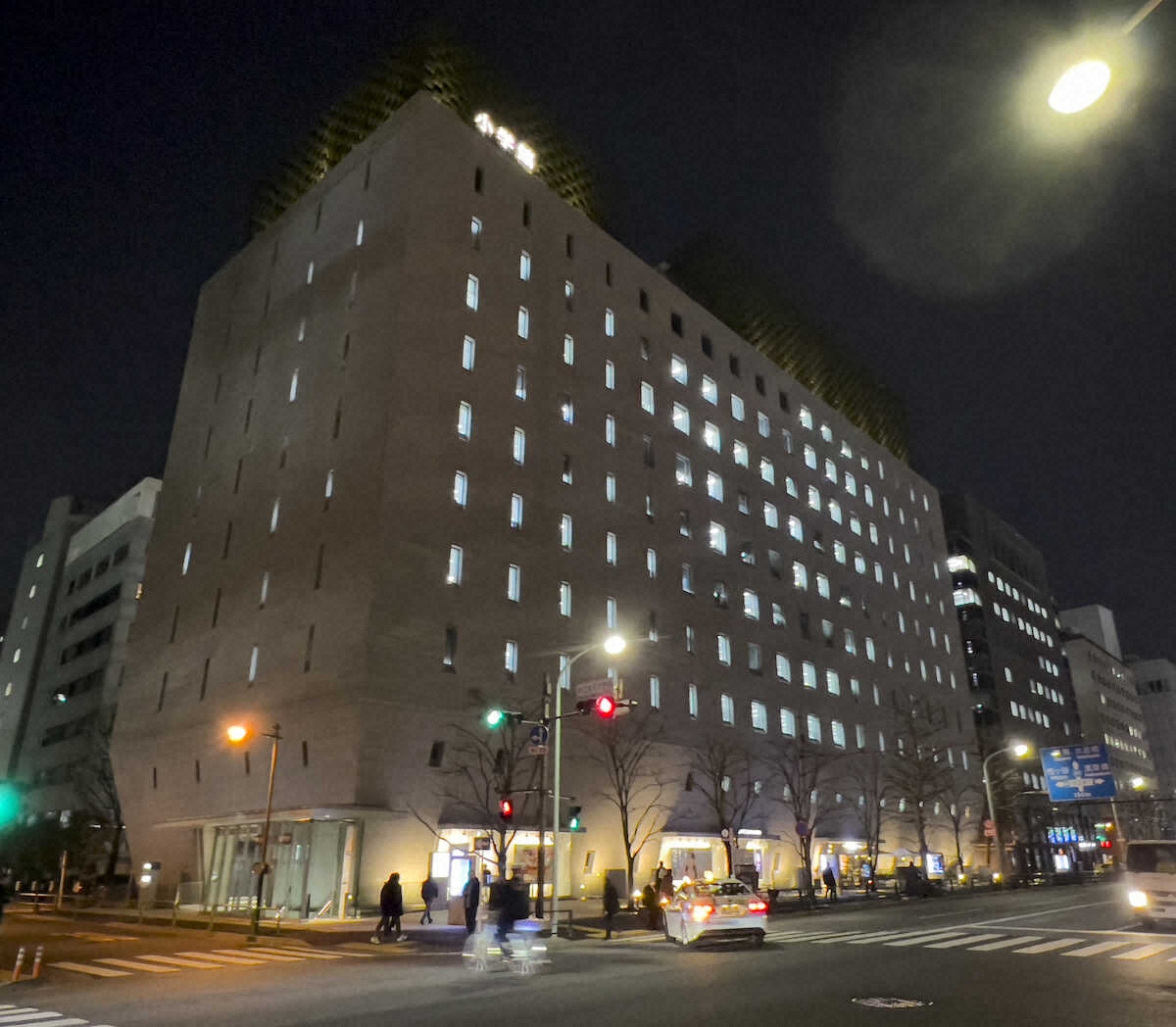 【反発の声】小学館、漫画家・芦原妃名子さん急死の経緯など社外発信の予定なし
news.livedoor.com/article/detail…

小学館が社員向けの説明会を実施。詳細を公表しない理由は「故人の遺志にそぐわない」ためという。だが、社員からは「腑に落ちない。時間がたつのを待ってるだけでは」と厳しい声が上がった。