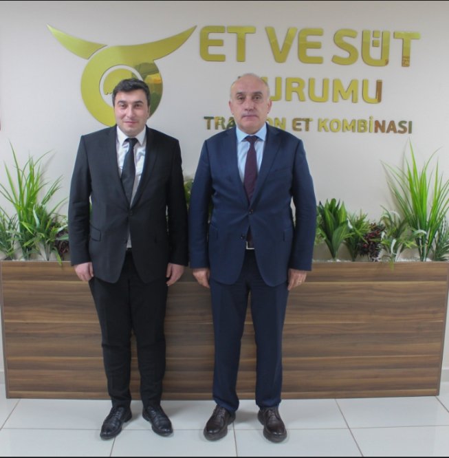 Ziyareti ile onure olduğumuz  Hayvancılık Genel Müdürümüz Sn. Salih ÇELİK bey Kombinamızda misafirimiz oldular. Kendilerine şahsım ve kurumum adına teşekkür ederim...