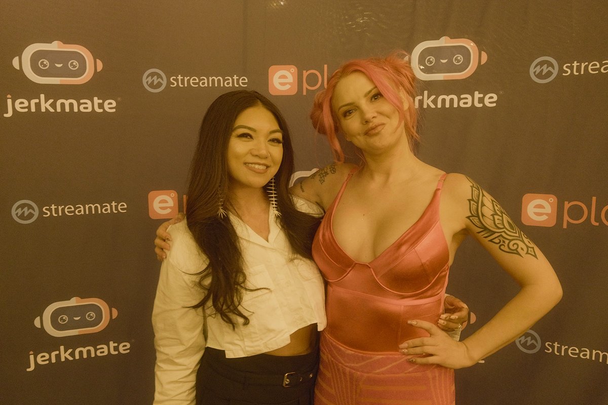 StreamateModels's tweet photo. Not too long ago, we joined up with our friends @JerkmateCams &amp; @ePlayStreamers to host a legendary #modelmixer for our incredible performers. You can check out some of the pics here on our #blog 

https://t.co/dOxrDI5AIw https://t.co/jkU9si4hyu
