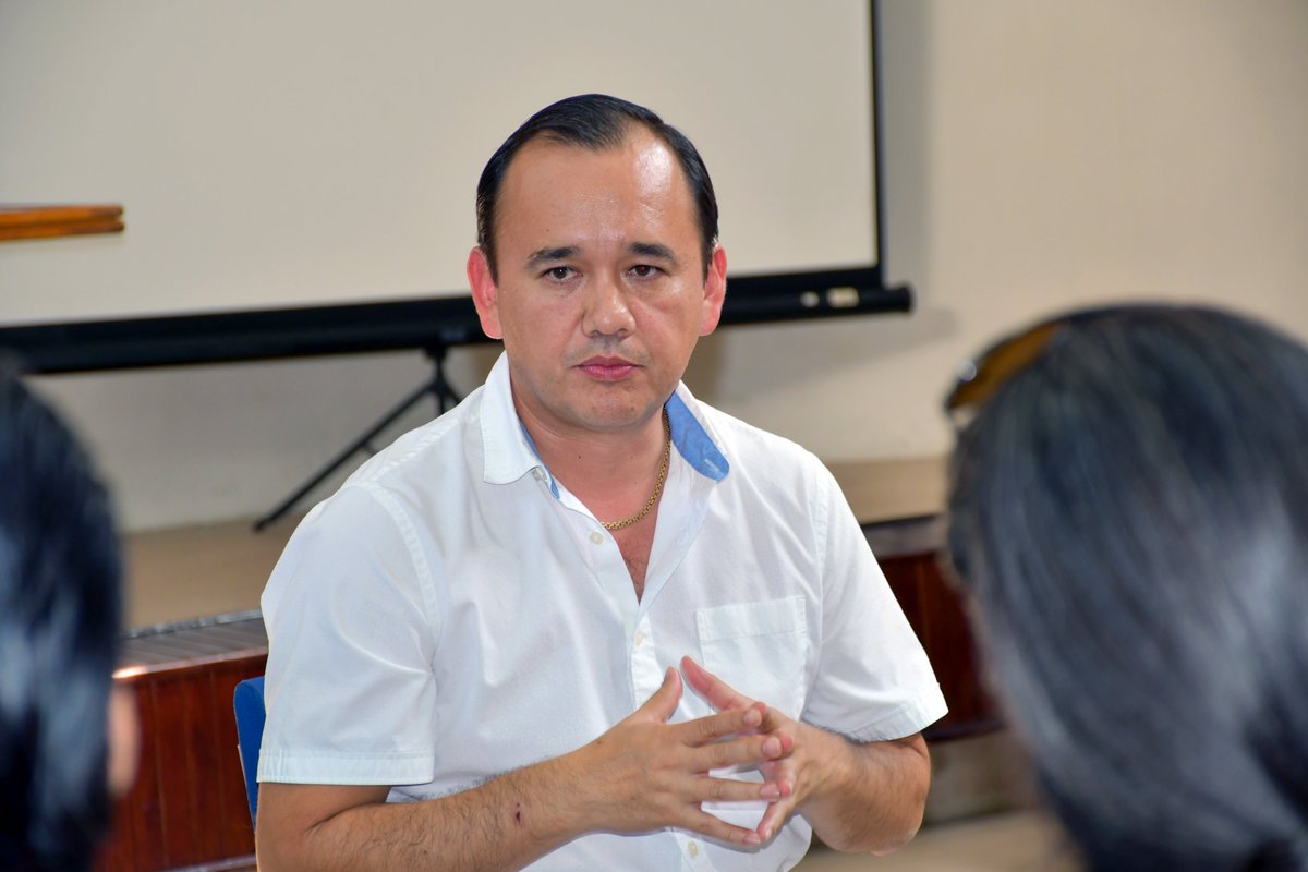 GoberElOro's tweet photo. El gobernador @jimmyblacio_ec sostuvo una reunión de trabajo con representantes del gremio del taxismo de la provincia, en la que se abordaron las necesidades y peticiones de este importante sector del transporte.

@DanielNoboaOk 

#ElNuevoEcuador https://t.co/CZRnCypf3C
